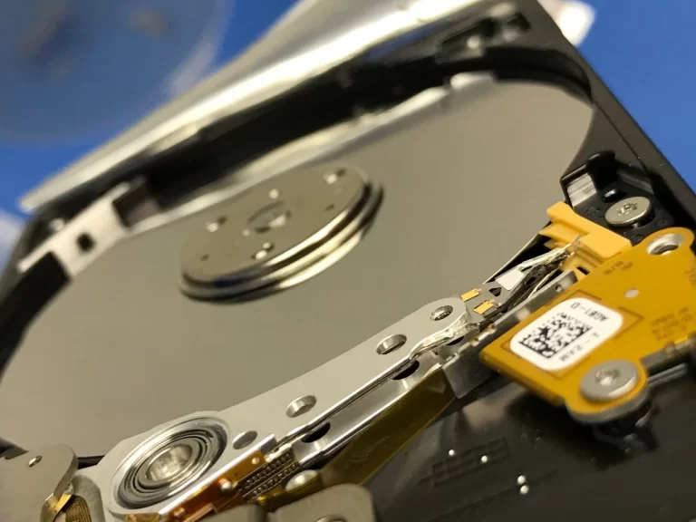 data-savers-data-recovery-open-hard-drive-home-page